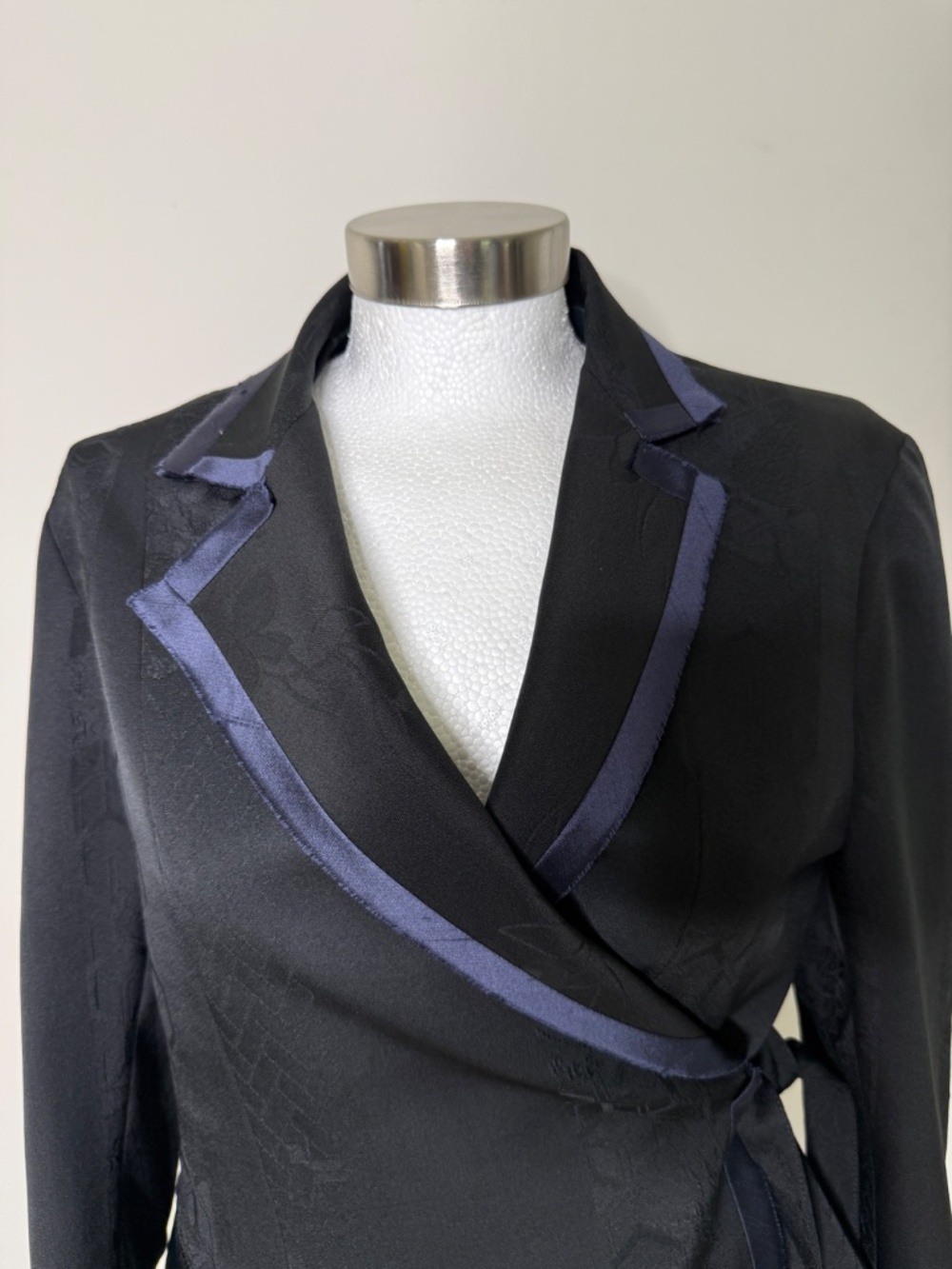 Ibrigu Jacket - Picture 4 of 14